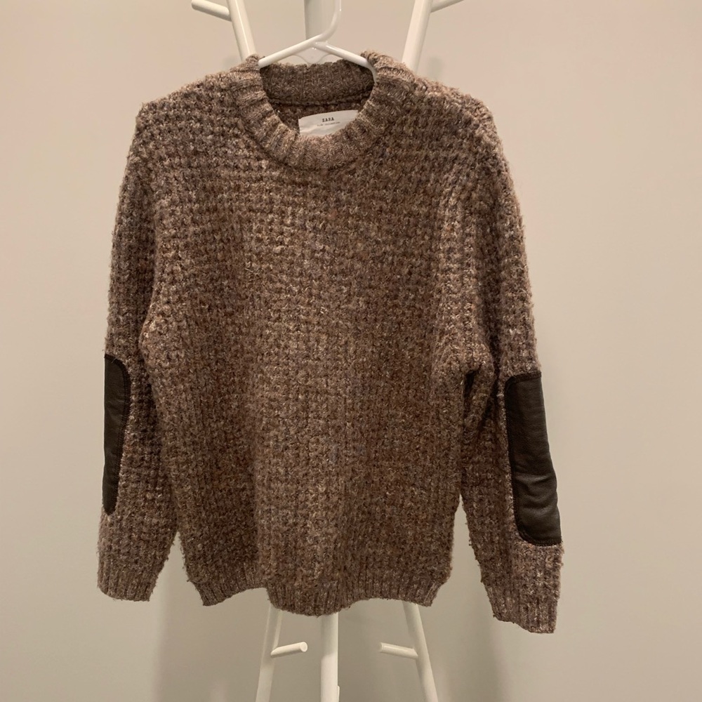 Boys size 6 brown chunky knit sweater with leather elbow patches